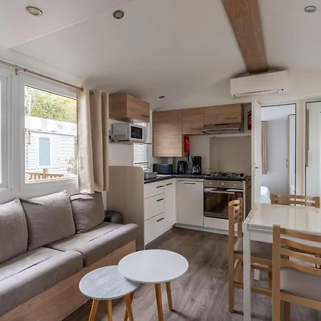 Mobil-home 6 Pers, 3 Etoiles A 5km De L'ocean, Piscine Chauffee, Activites Familiales - Fr-1-50-144 Holiday home Saint-Julien-en-Born