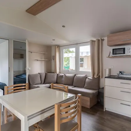 Holiday home Mobil-home 6 Pers, 3 Etoiles A 5km De L'ocean, Piscine Chauffee, Activites Familiales - Fr-1-50-144